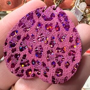 *FREE* Pink Glitter Leopard Teardrop Earrings